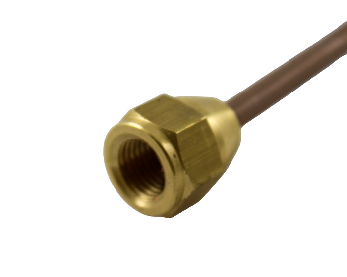 Bromsrör 140 71- Mitt bak Vänster/Höger