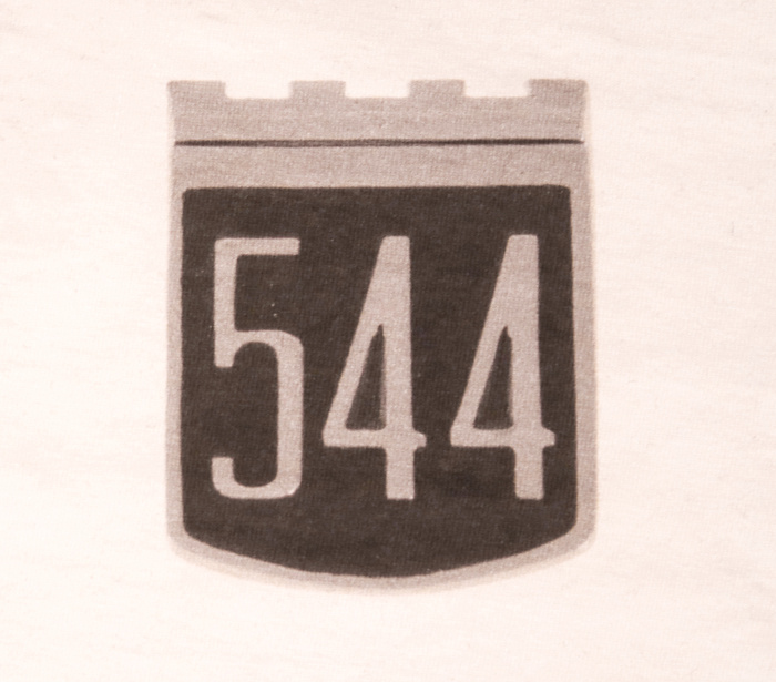 T-Shirt vit 544 emblem